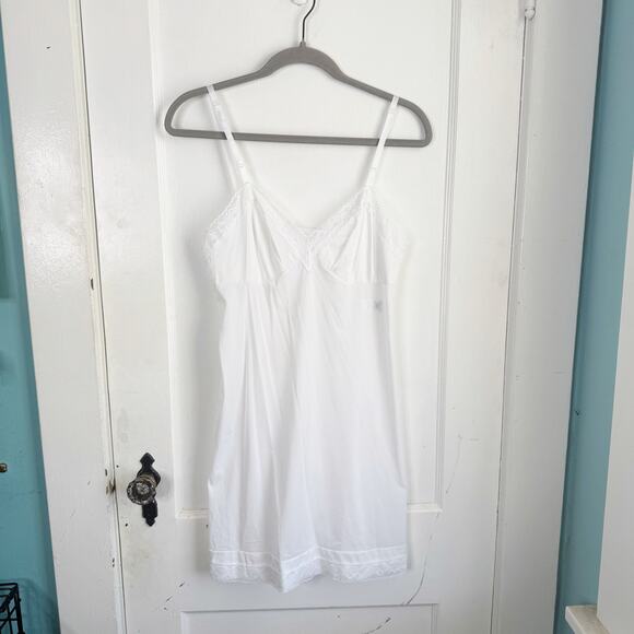 Vanity Fair Daywear Solutions Full Slip Style 10103 Sheer Lace Design Size 34 - Picture 2 of 16